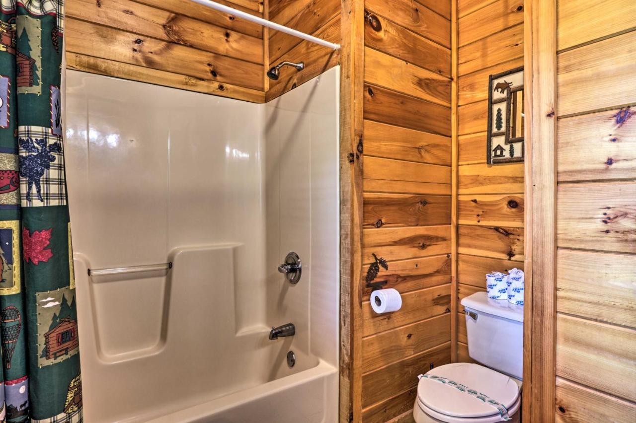 Pigeon Forge Getaway With Covered Patio And Hot Tub! エクステリア 写真