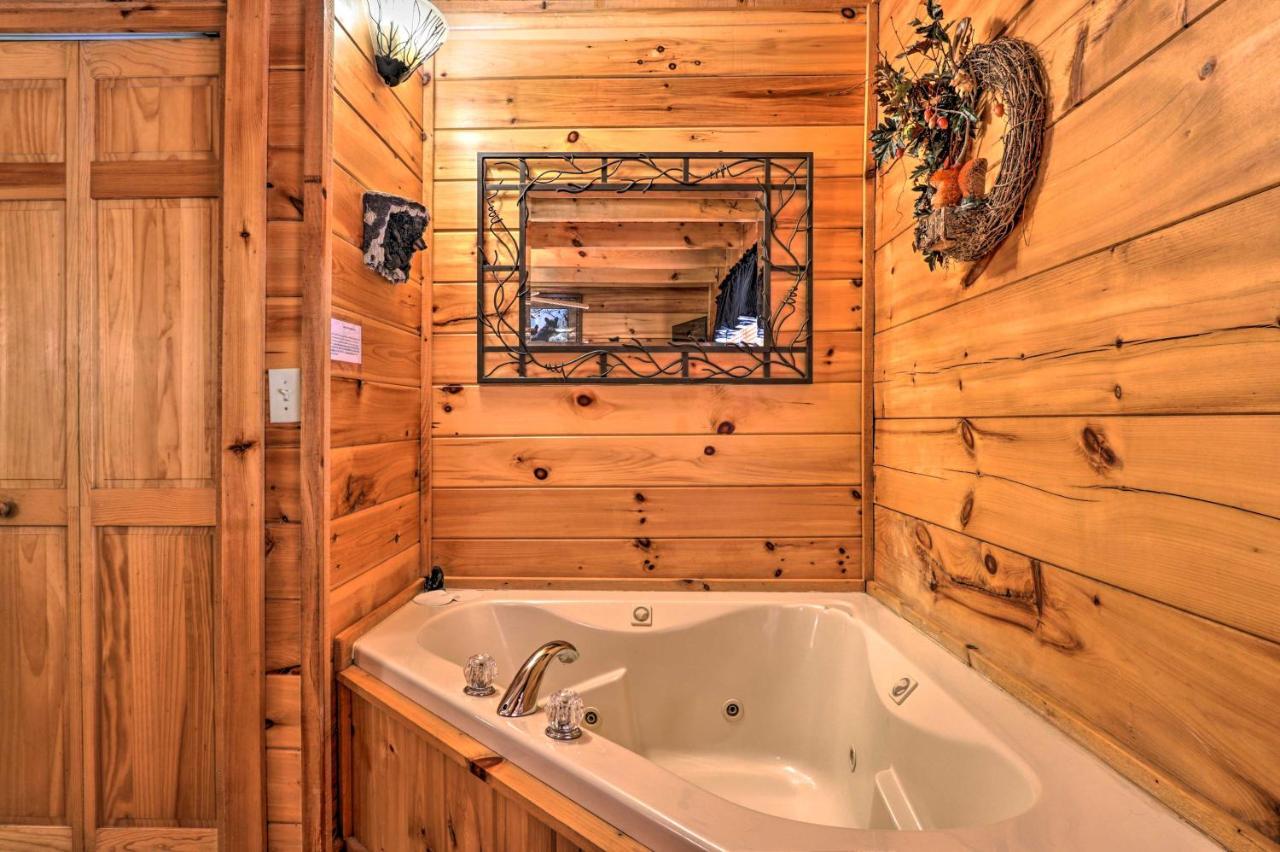 Pigeon Forge Getaway With Covered Patio And Hot Tub! エクステリア 写真