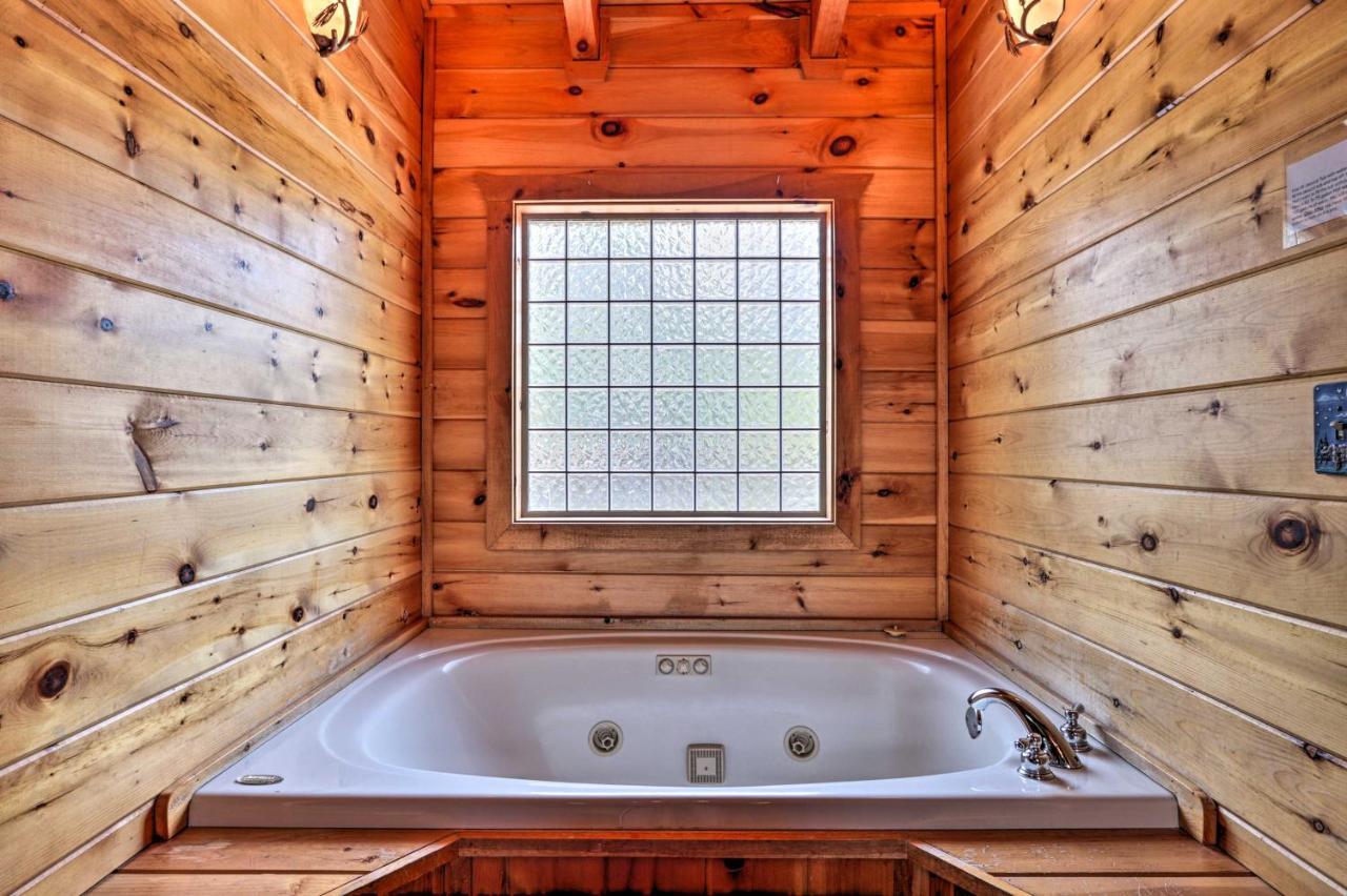 Pigeon Forge Getaway With Covered Patio And Hot Tub! エクステリア 写真