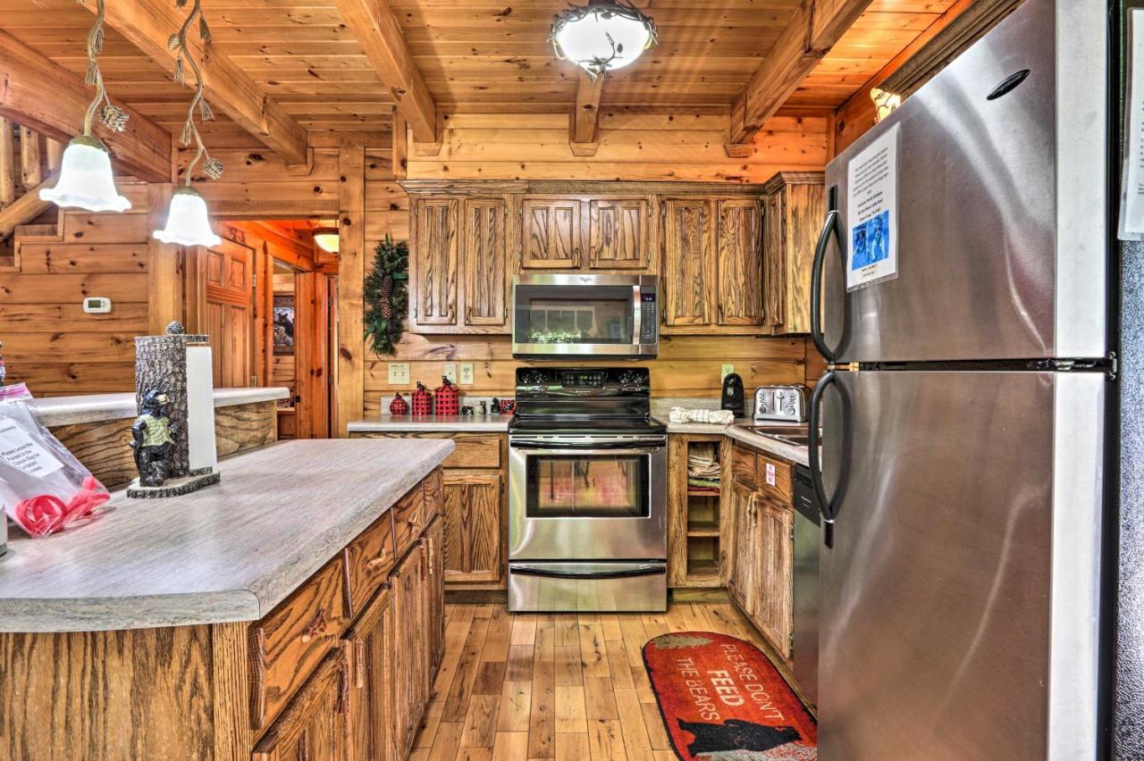 Pigeon Forge Getaway With Covered Patio And Hot Tub! エクステリア 写真